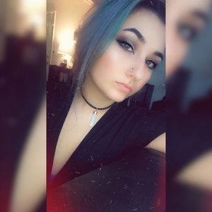 Meet your Posher, Tomi